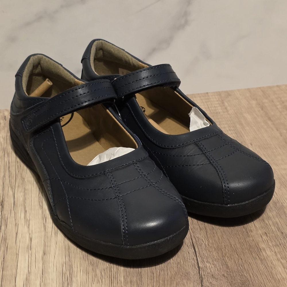 Navy Blue Girls Stride Rite Claire Size 2 Never Worn